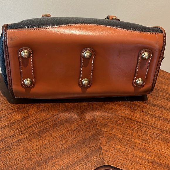 Dooney & Bourke Vintage  All Weather leather   Matches black or navy /brown trim - Picture 9 of 16